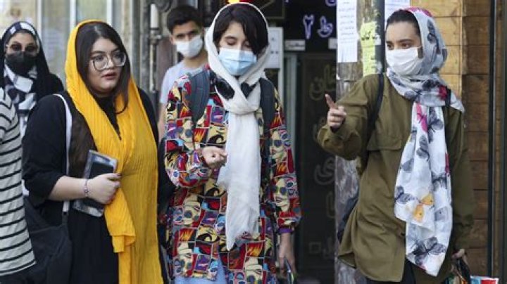 Is hijab mandatory in Saudi Arabia?